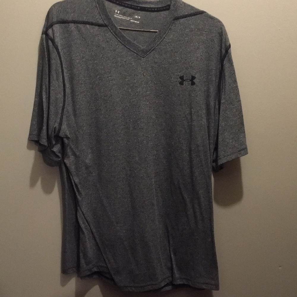 Men’s Under Armour V-neck